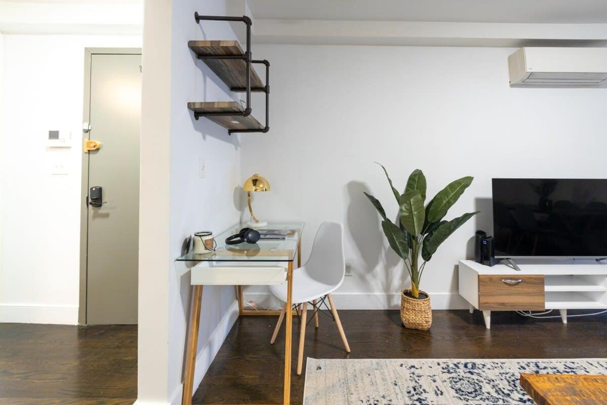 39-2 Renovated 3br Apartment *