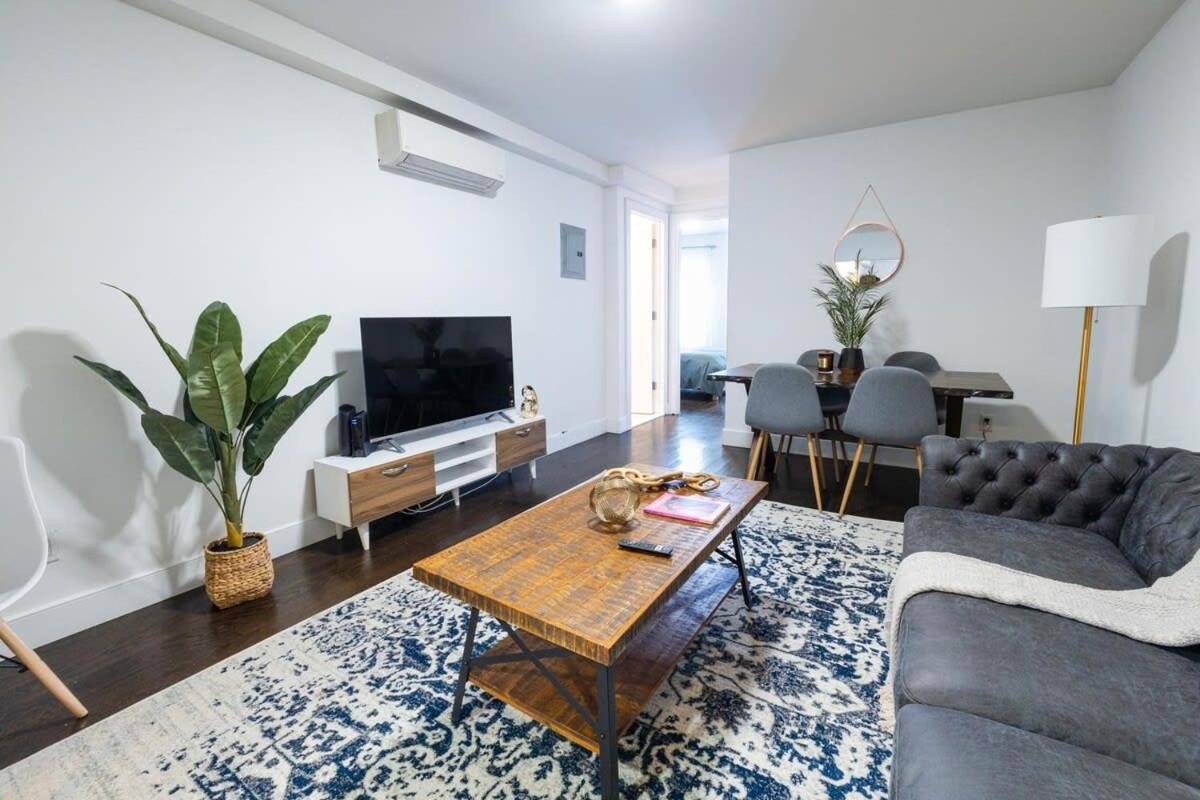 Apartment 39-2 Renovated 3br *