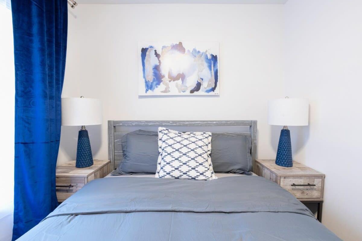 Apartment 39-2 Renovated 3br New York