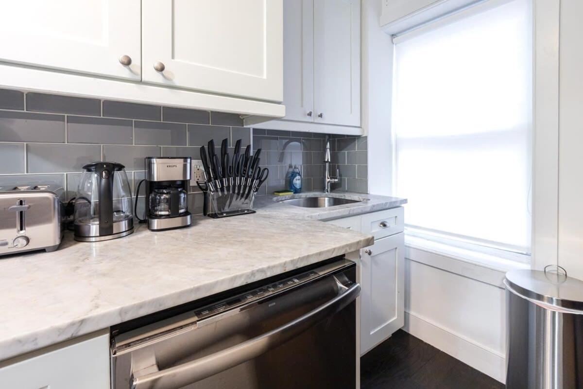 39-2 Renovated 3br * New York